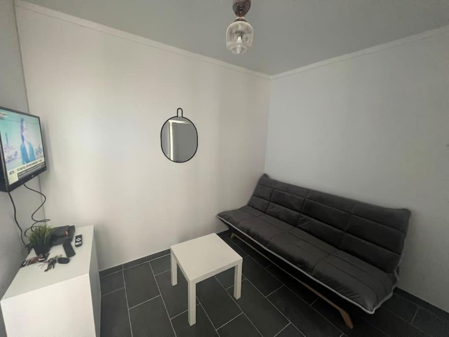 Studio Cosy Refait A Neuf Levallois Bagian luar foto